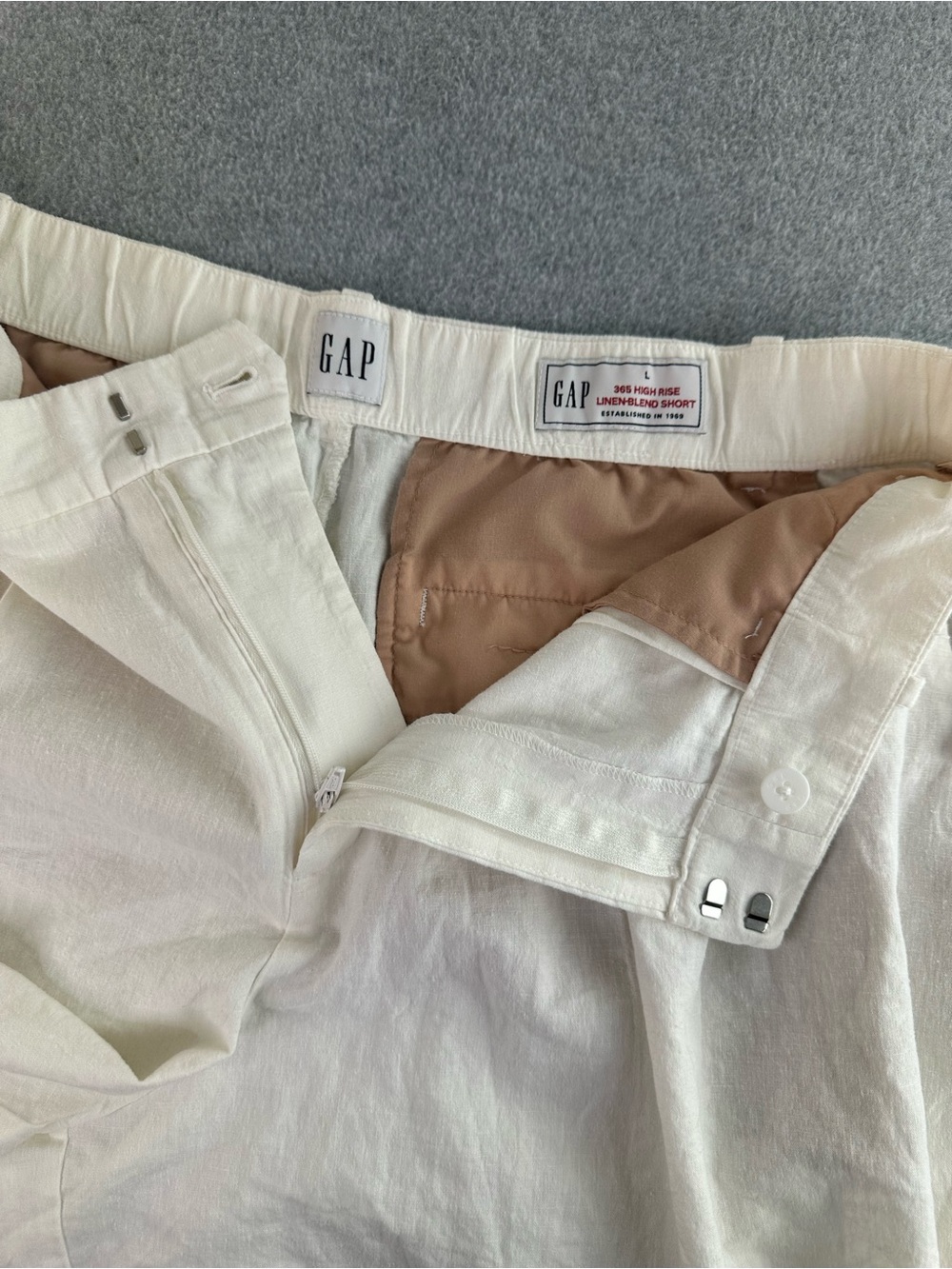 GAP White Linen Blend High Waisted Pleated Shorts Size Womens Large New With Tag - Picture 3 of 11